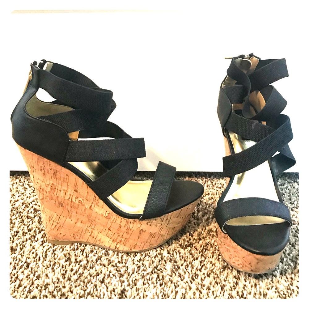 Black wedges